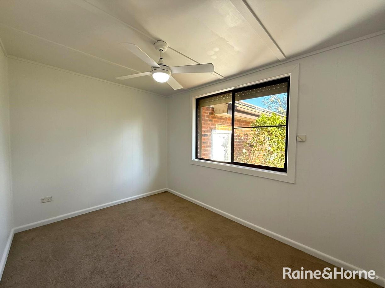 74 Ingleburn Road — photo 6 of 10