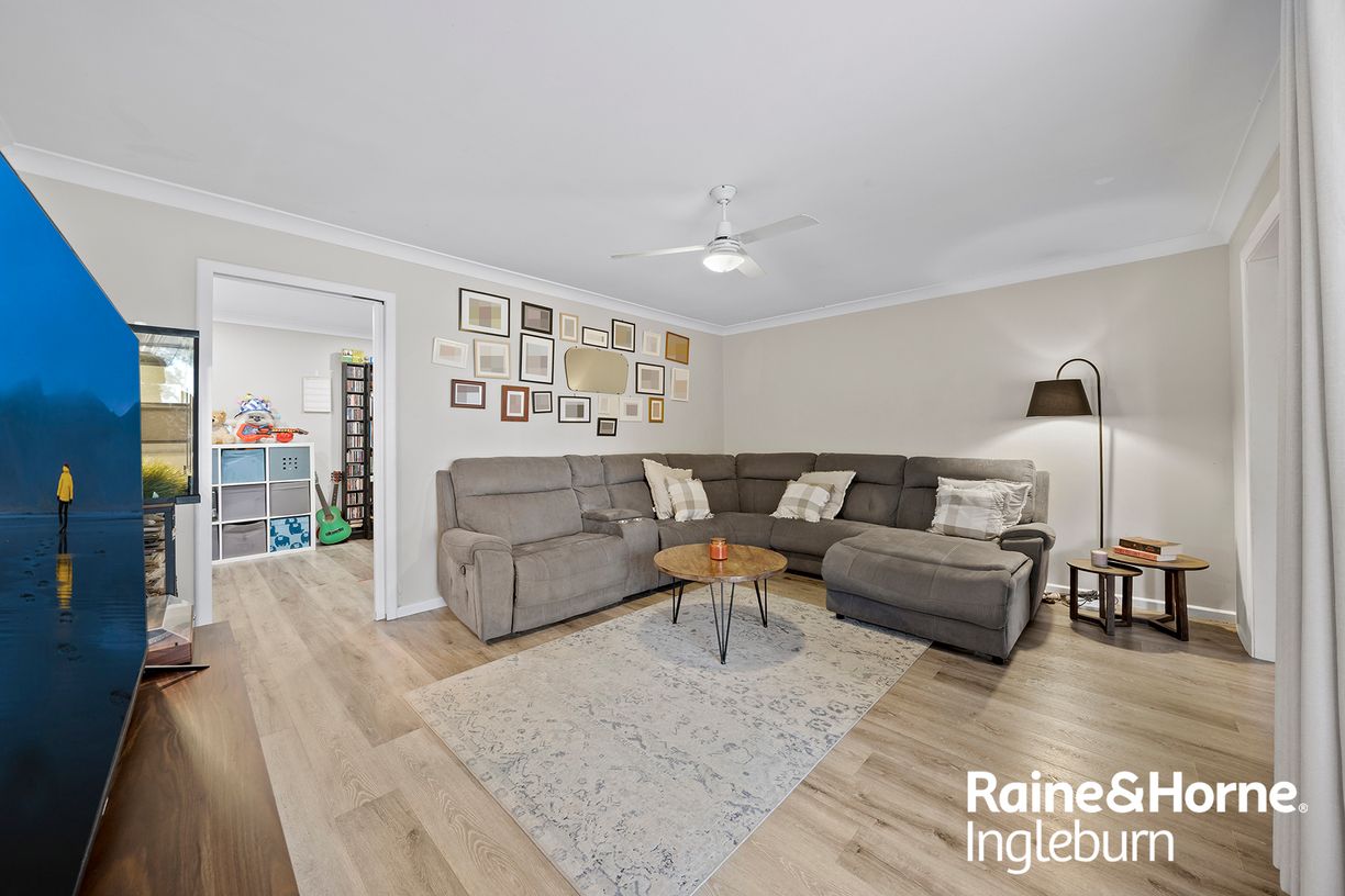 100 Saywell Road — photo 3 of 18