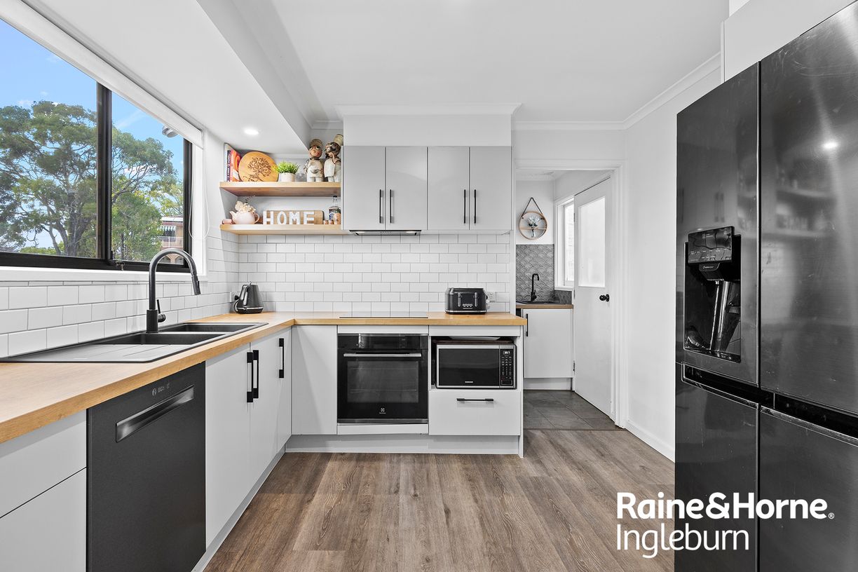 6/3 Kingfisher Street — photo 2 of 12