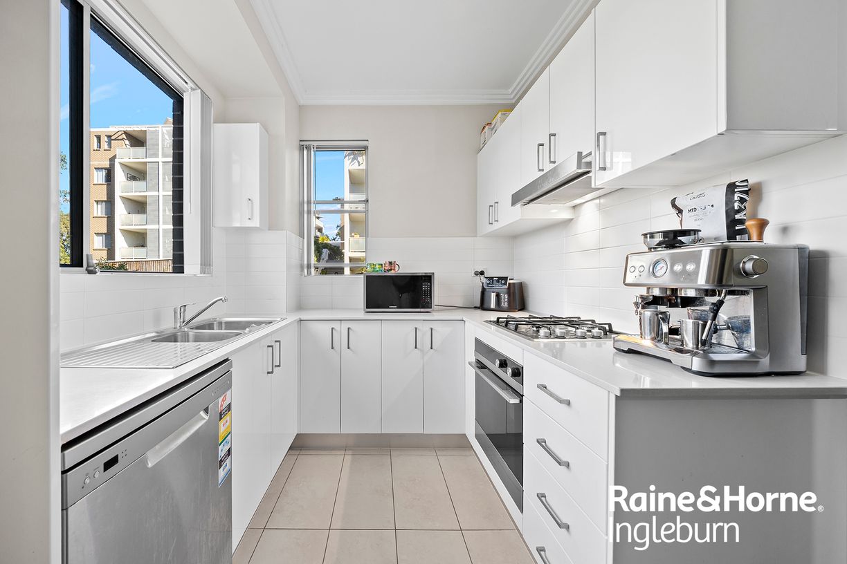 10/41 Santana Road — photo 4 of 9
