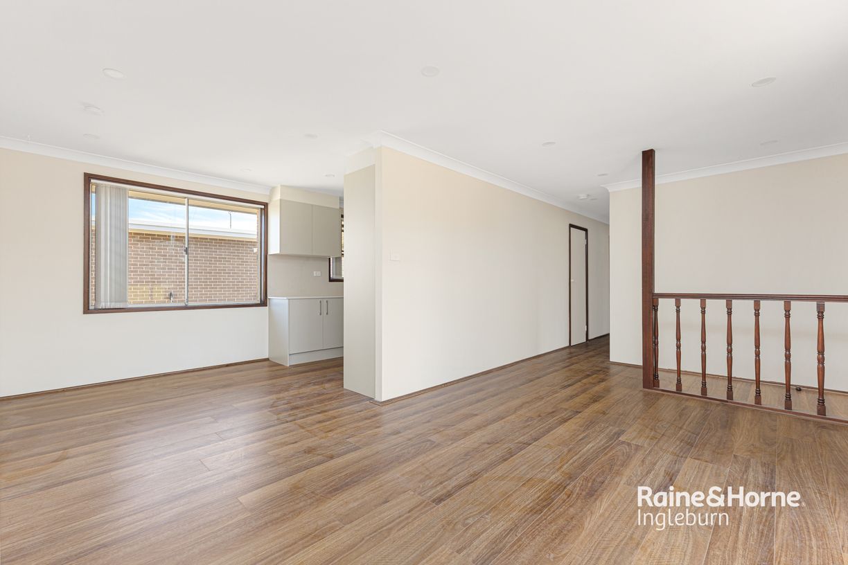 11 & 11A Chaperon Crescent — photo 2 of 19