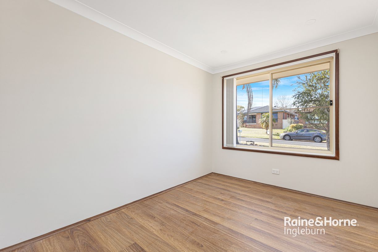 11 & 11A Chaperon Crescent — photo 3 of 19