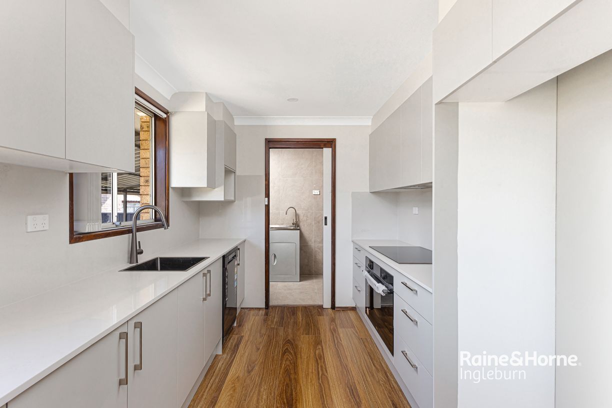 11 & 11A Chaperon Crescent — photo 4 of 19