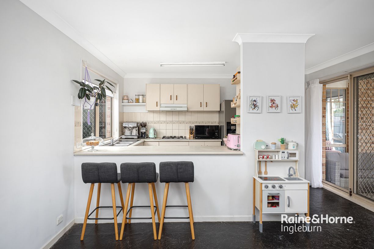 33 Hyacinth Avenue — photo 7 of 15