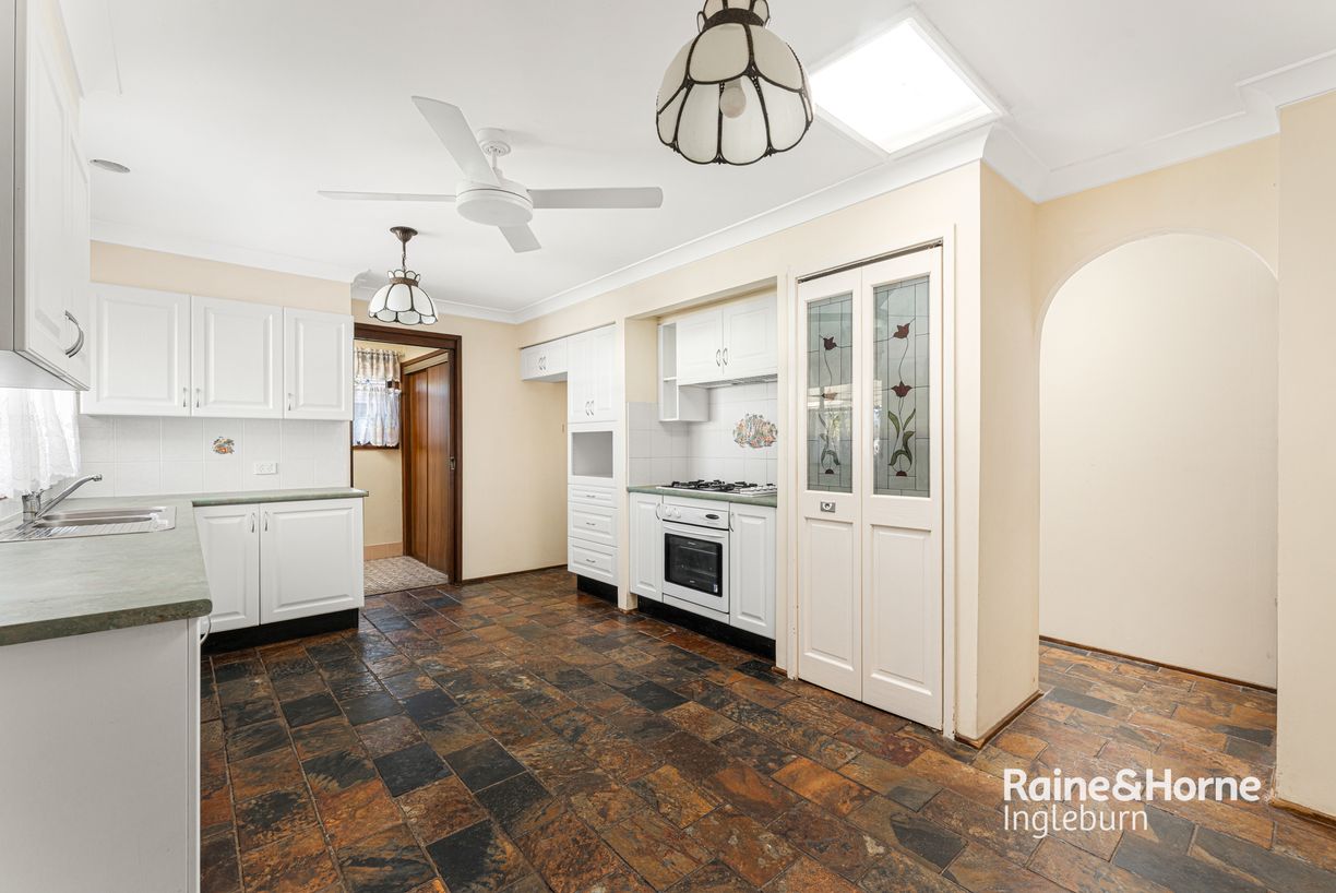 6 Abadal Place — photo 11 of 17