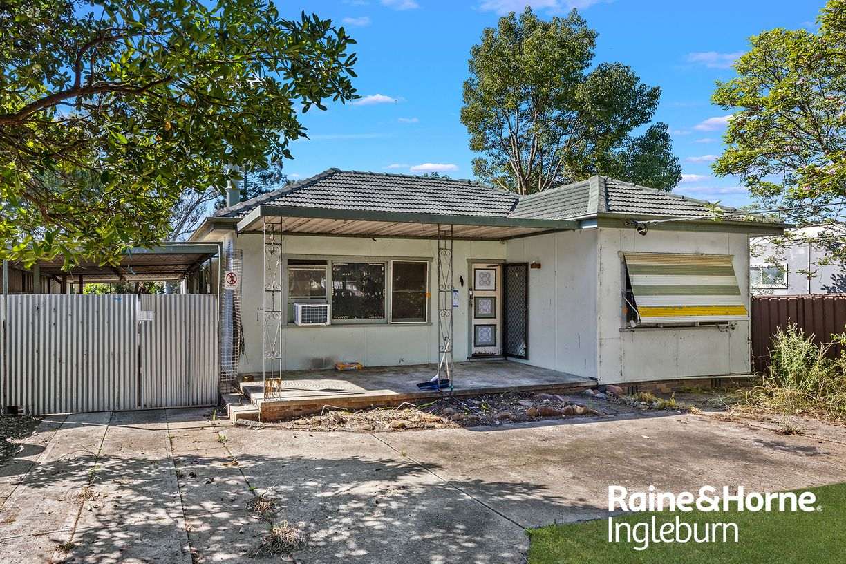 8 Saywell Rd — photo 2 of 9