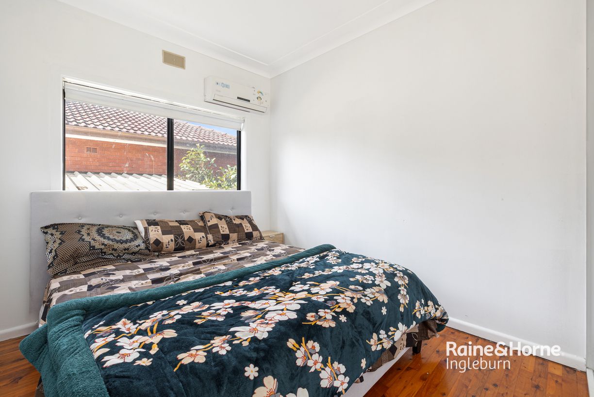 104 & 104A Ingleburn Road — photo 3 of 17