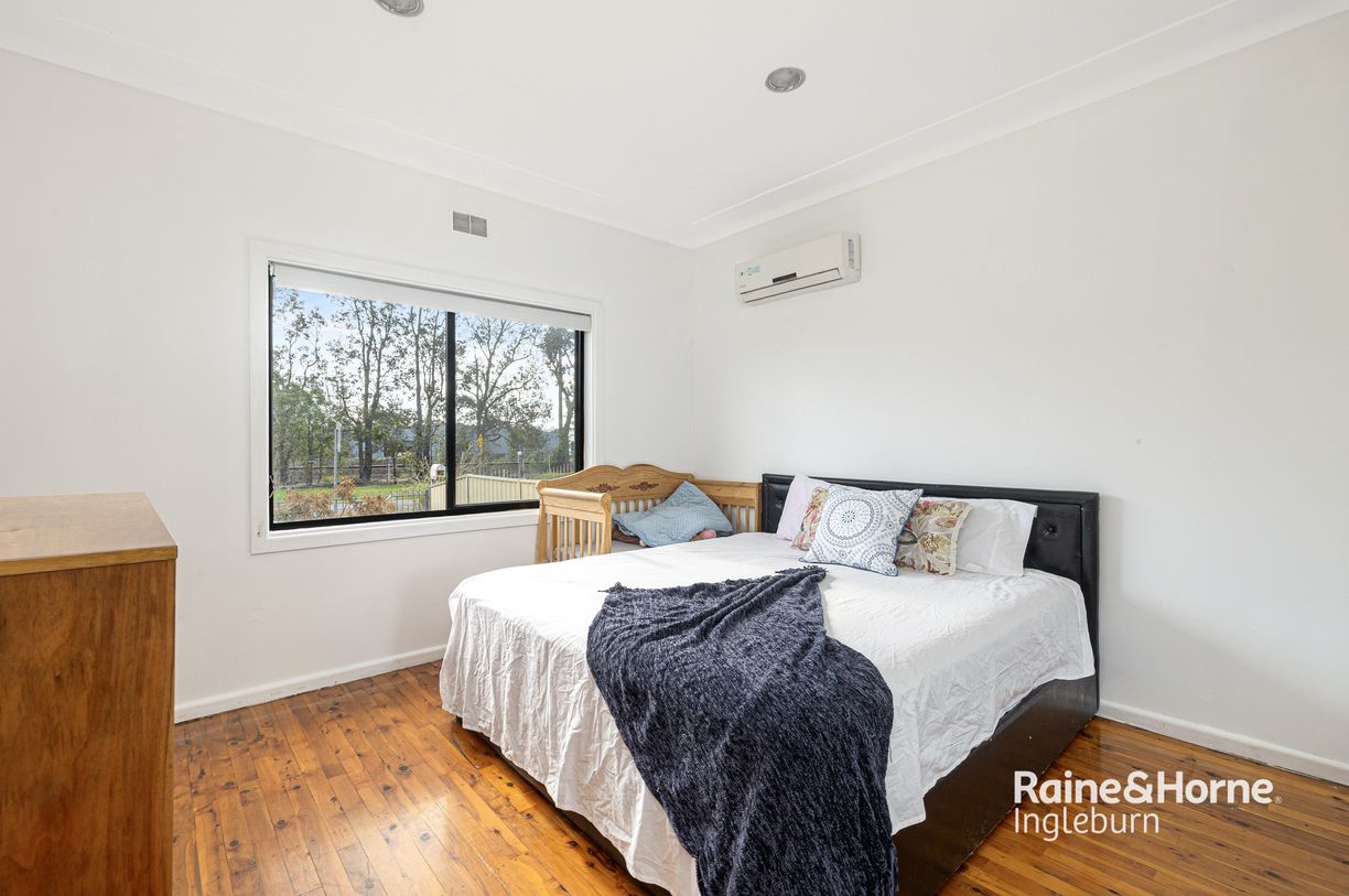 104 & 104A Ingleburn Road — photo 5 of 17