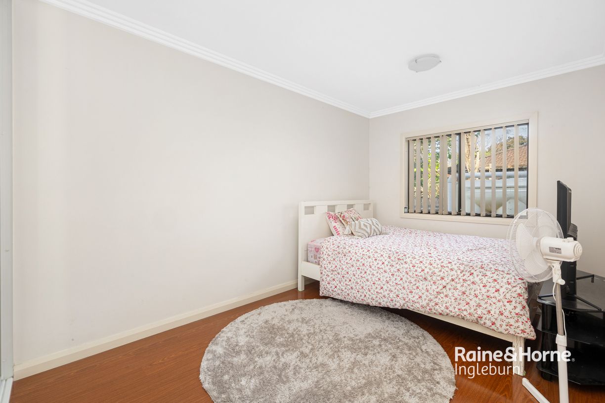 104 & 104A Ingleburn Road — photo 8 of 17