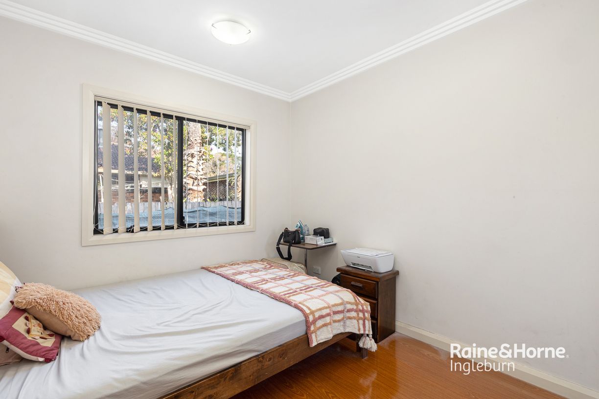 104 & 104A Ingleburn Road — photo 9 of 17