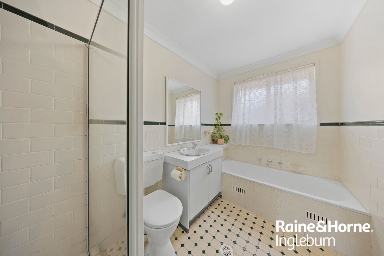 8/10-12 Gordon Avenue — photo 8 of 11