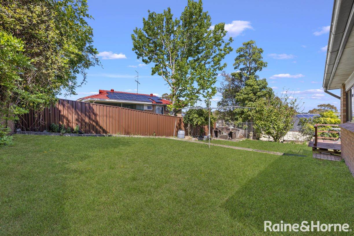 8 Jarndyce Avenue — photo 8 of 13