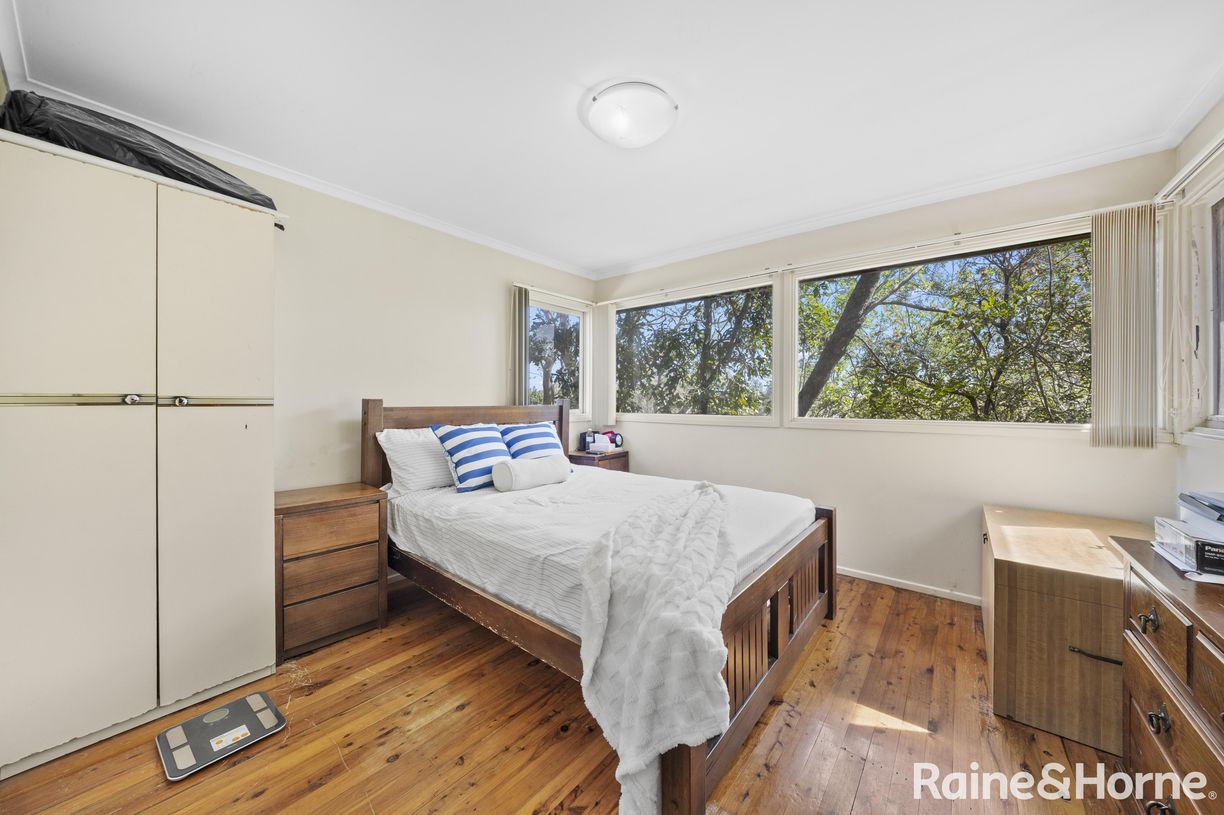 8 Jarndyce Avenue — photo 4 of 13