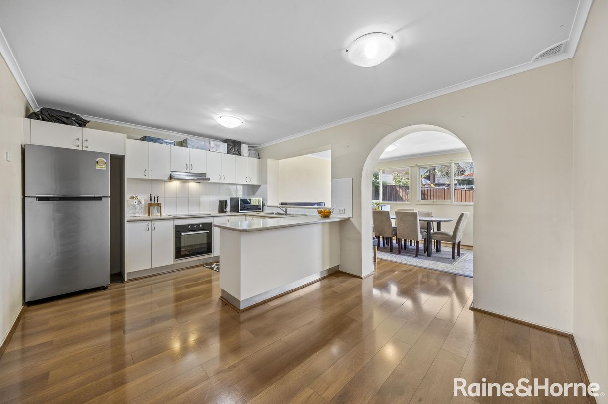 8 Jarndyce Avenue — photo 10 of 13