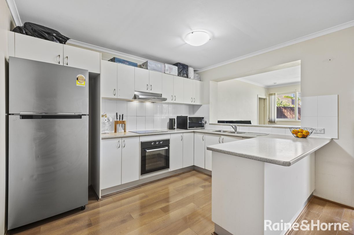 8 Jarndyce Avenue — photo 6 of 13