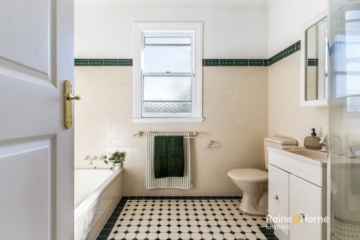98 Dibbs Street — photo 13 of 27