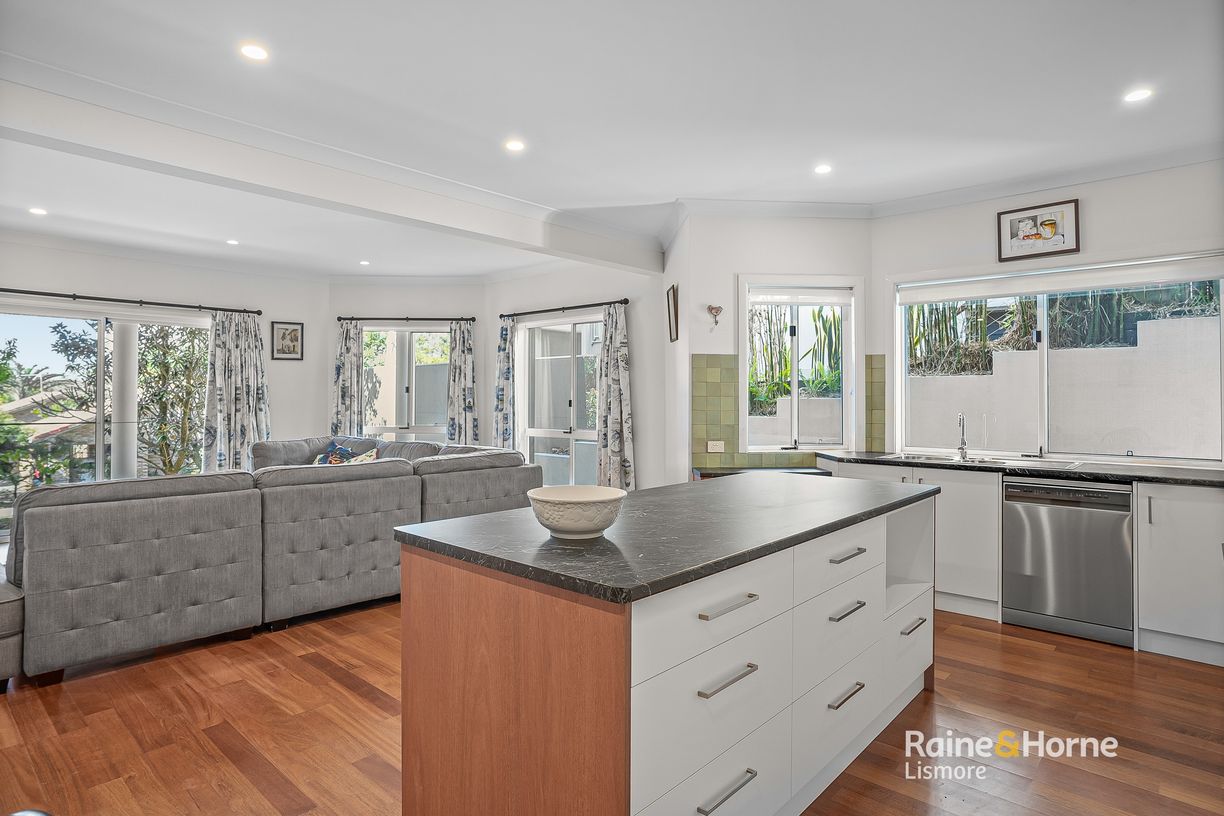10 Bayview Drive — photo 3 of 30