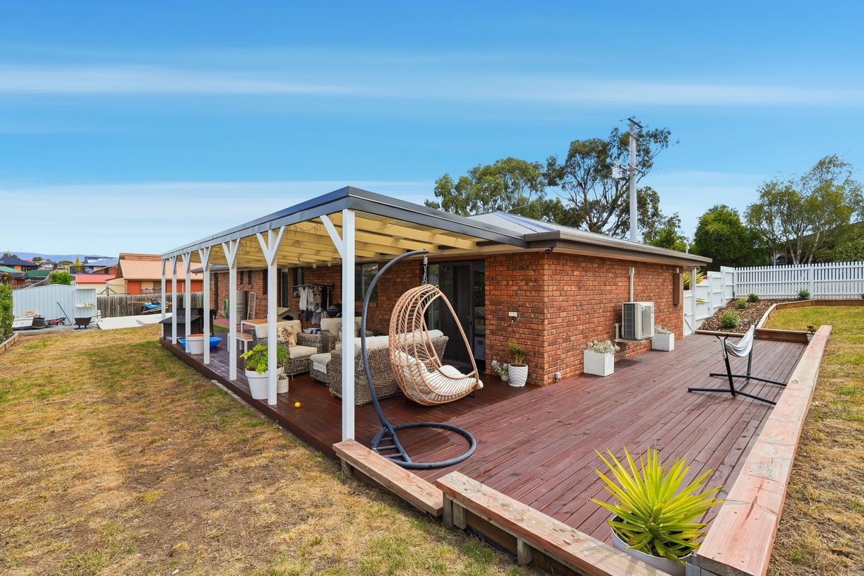 1 Erin Close — photo 15 of 25