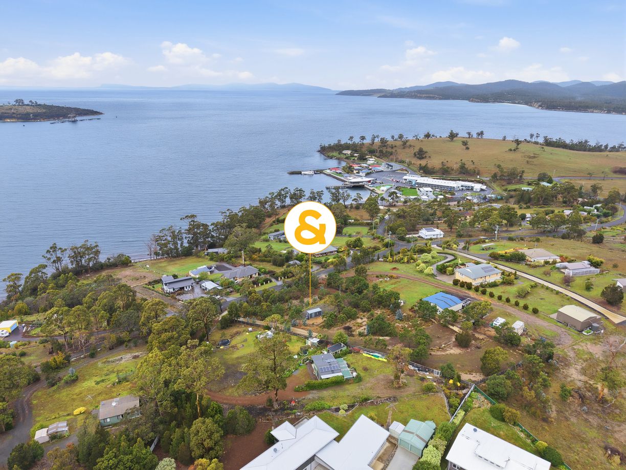 61 Bernacchi Drive — photo from Raine & Horne Northern Suburbs