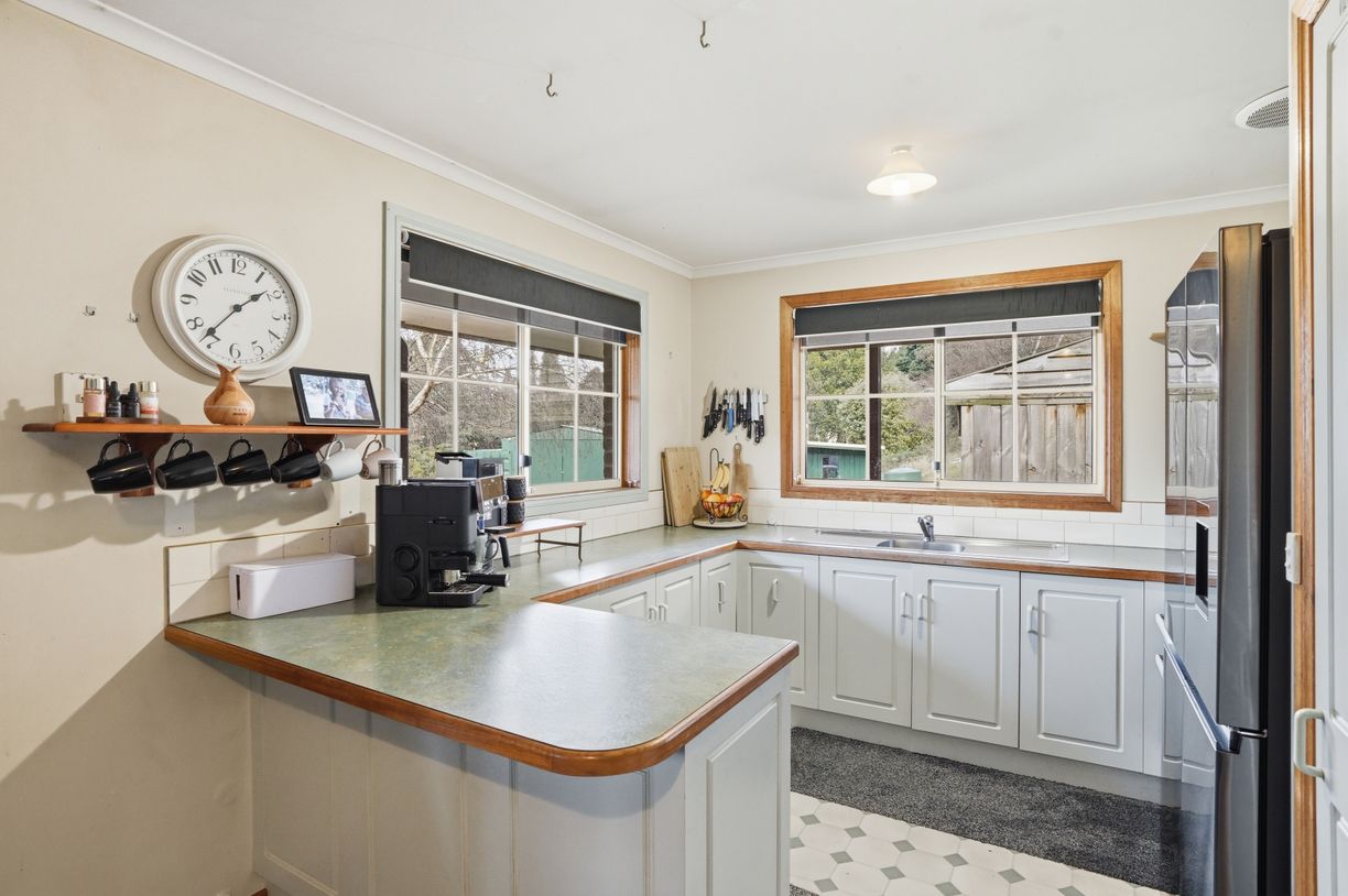 72 Robertson Road — photo 6 of 30