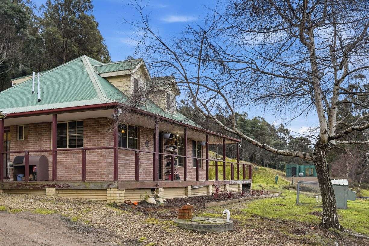 72 Robertson Road — photo from Raine & Horne Northern Suburbs