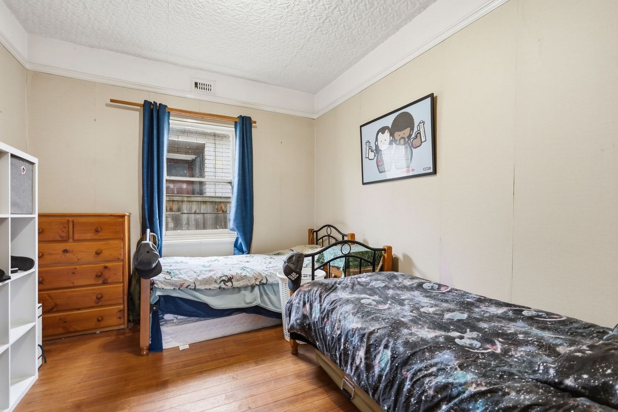 21 Sharland Avenue — photo 16 of 30
