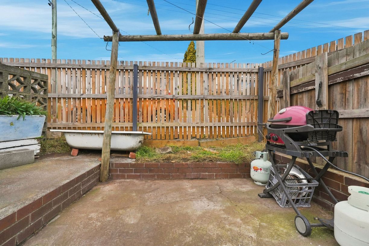21 Sharland Avenue — photo 27 of 30