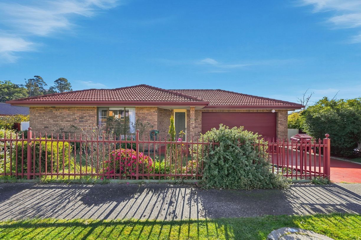 10 Moore Park Drive — photo from Raine & Horne Northern Suburbs
