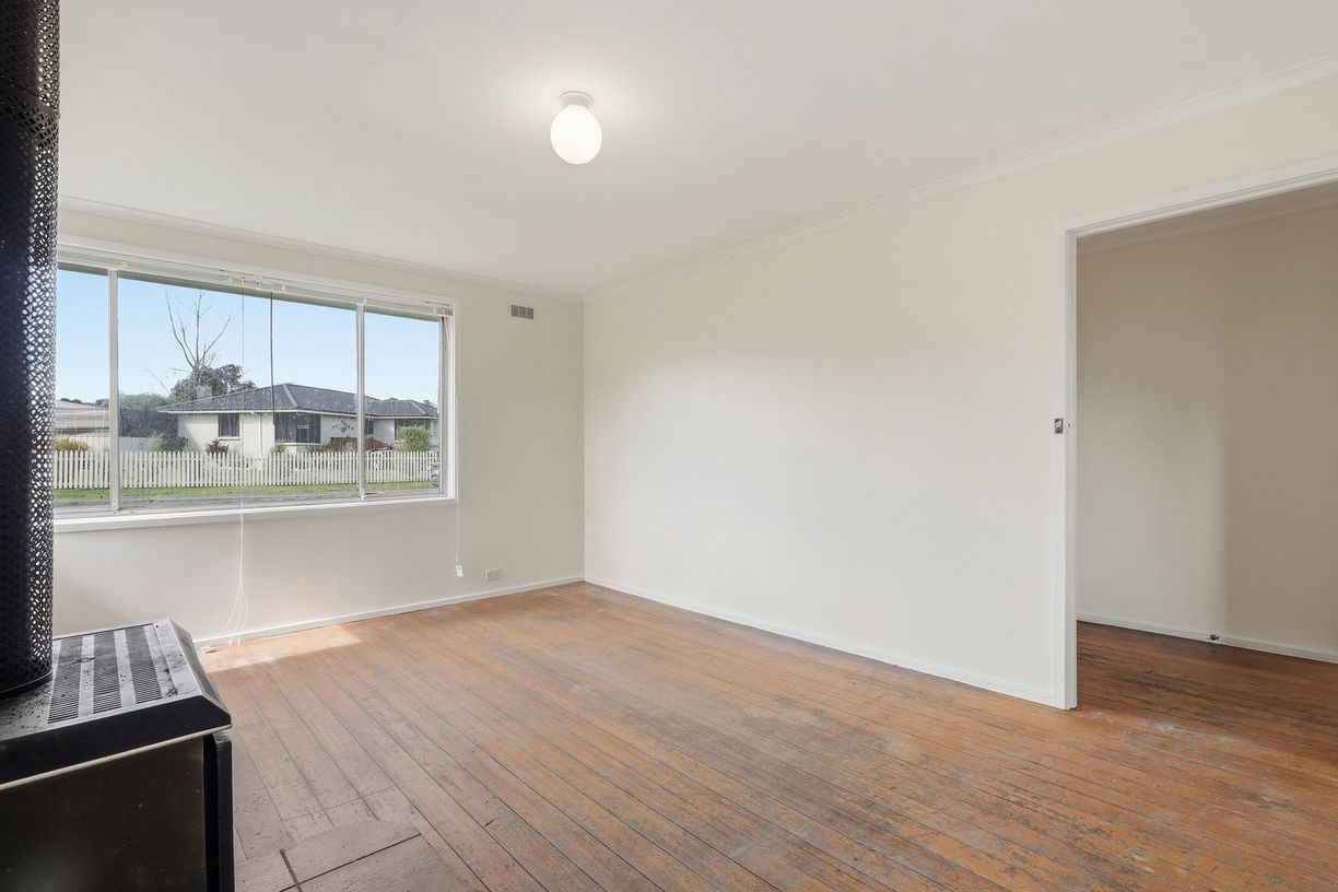 1 Henry Crescent — photo 13 of 27