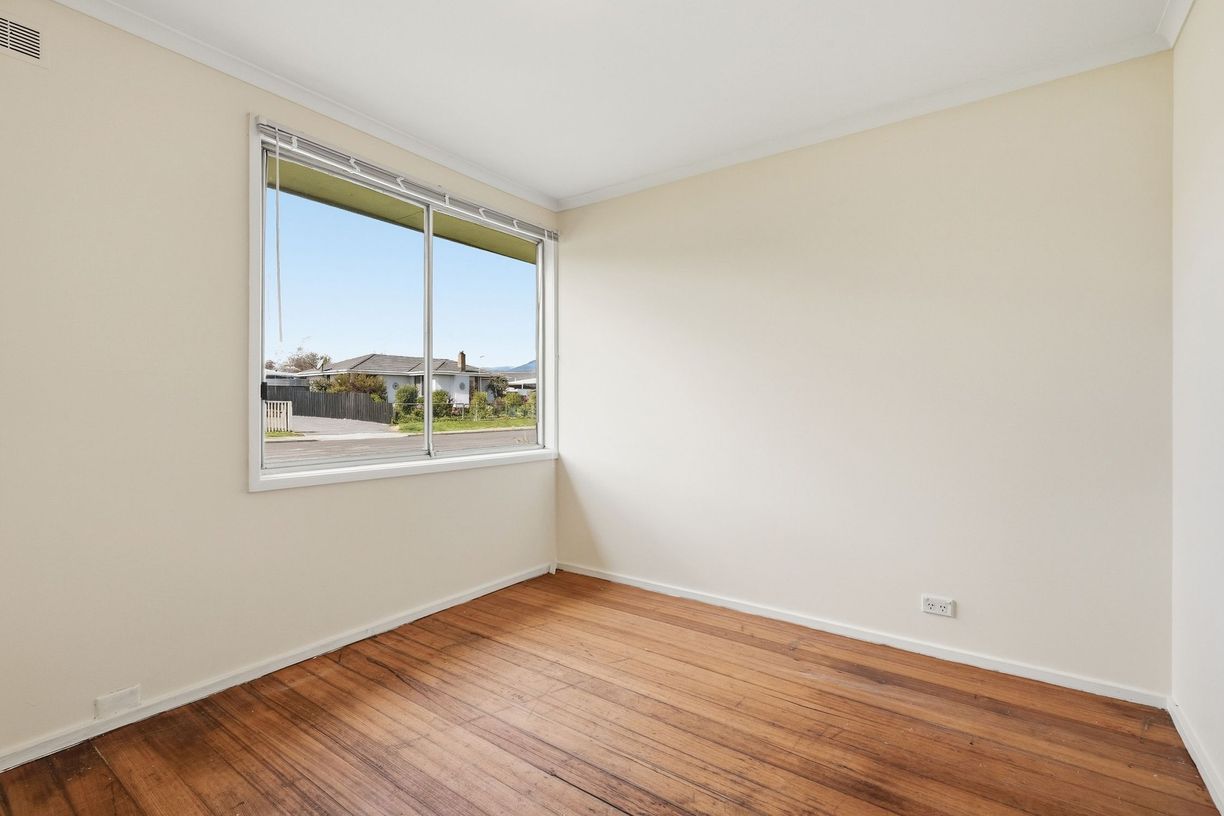 1 Henry Crescent — photo 18 of 27