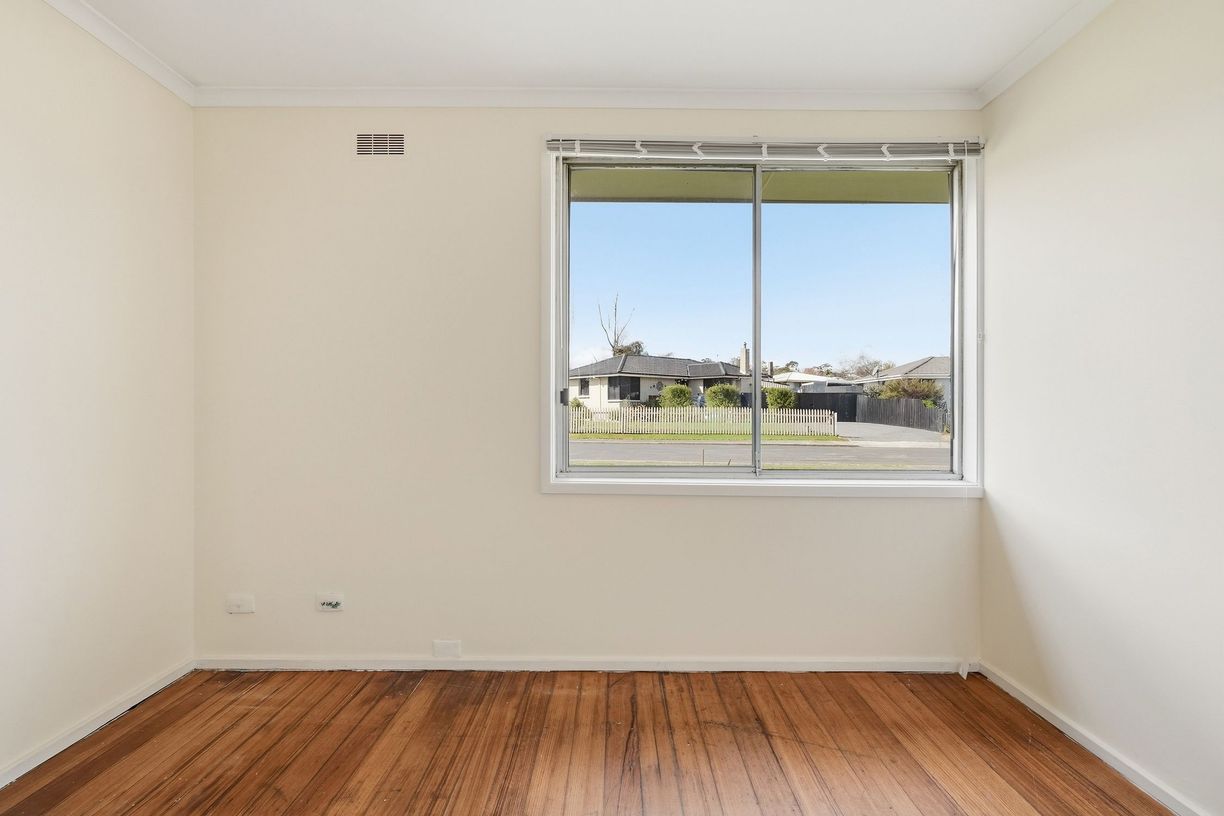 1 Henry Crescent — photo 19 of 27