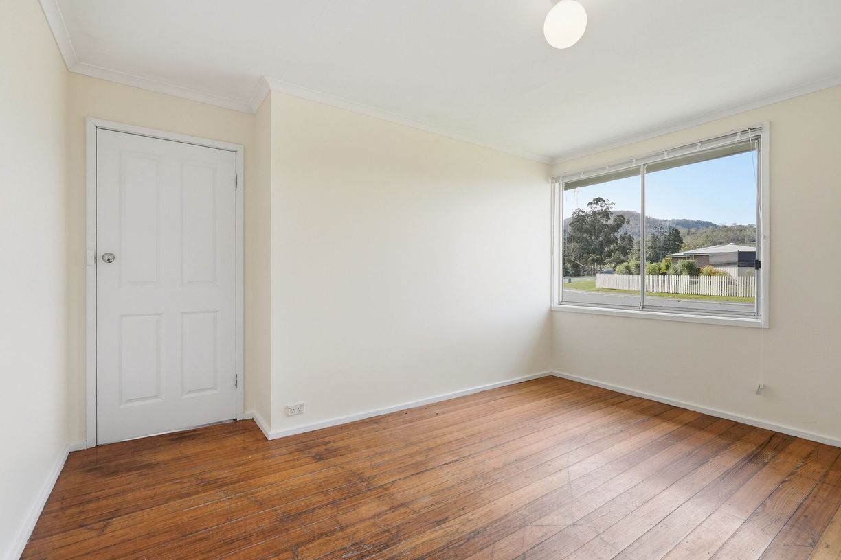 1 Henry Crescent — photo 9 of 27