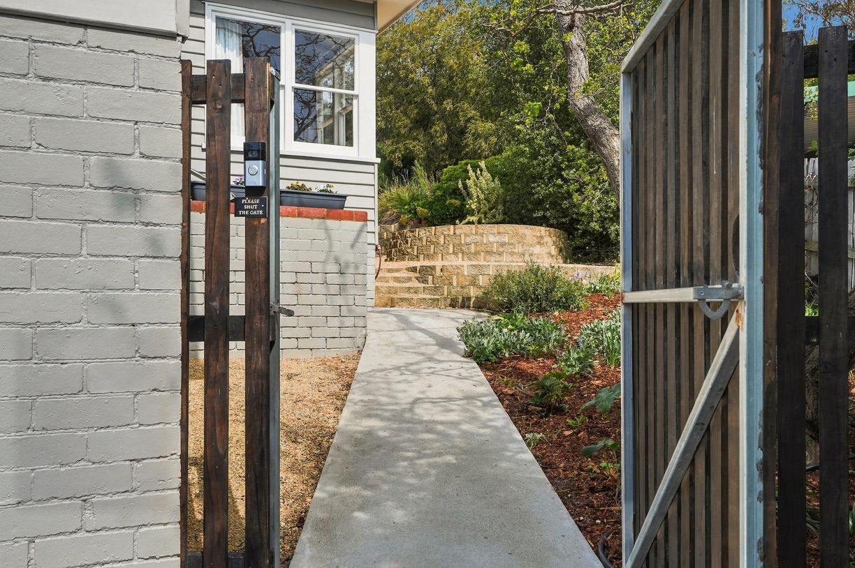 2 Bartlett Place — photo 4 of 30