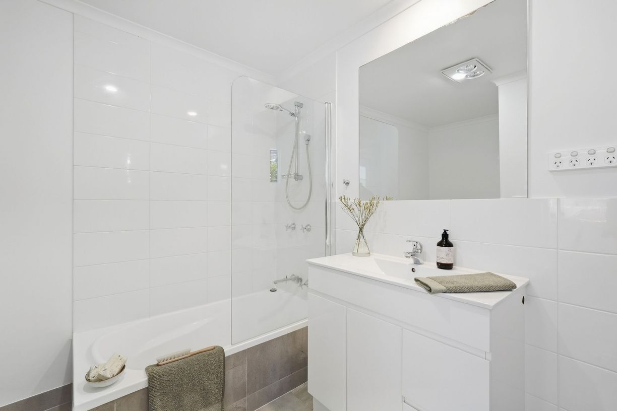 382 Argyle Street — photo 19 of 30