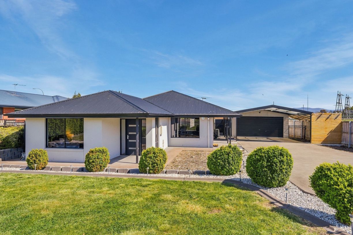 4 Leitram Avenue — photo from Raine & Horne Northern Suburbs