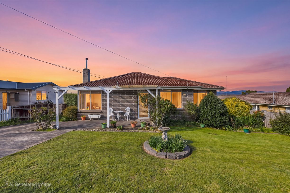 121 Brent Street — photo from Raine & Horne Northern Suburbs