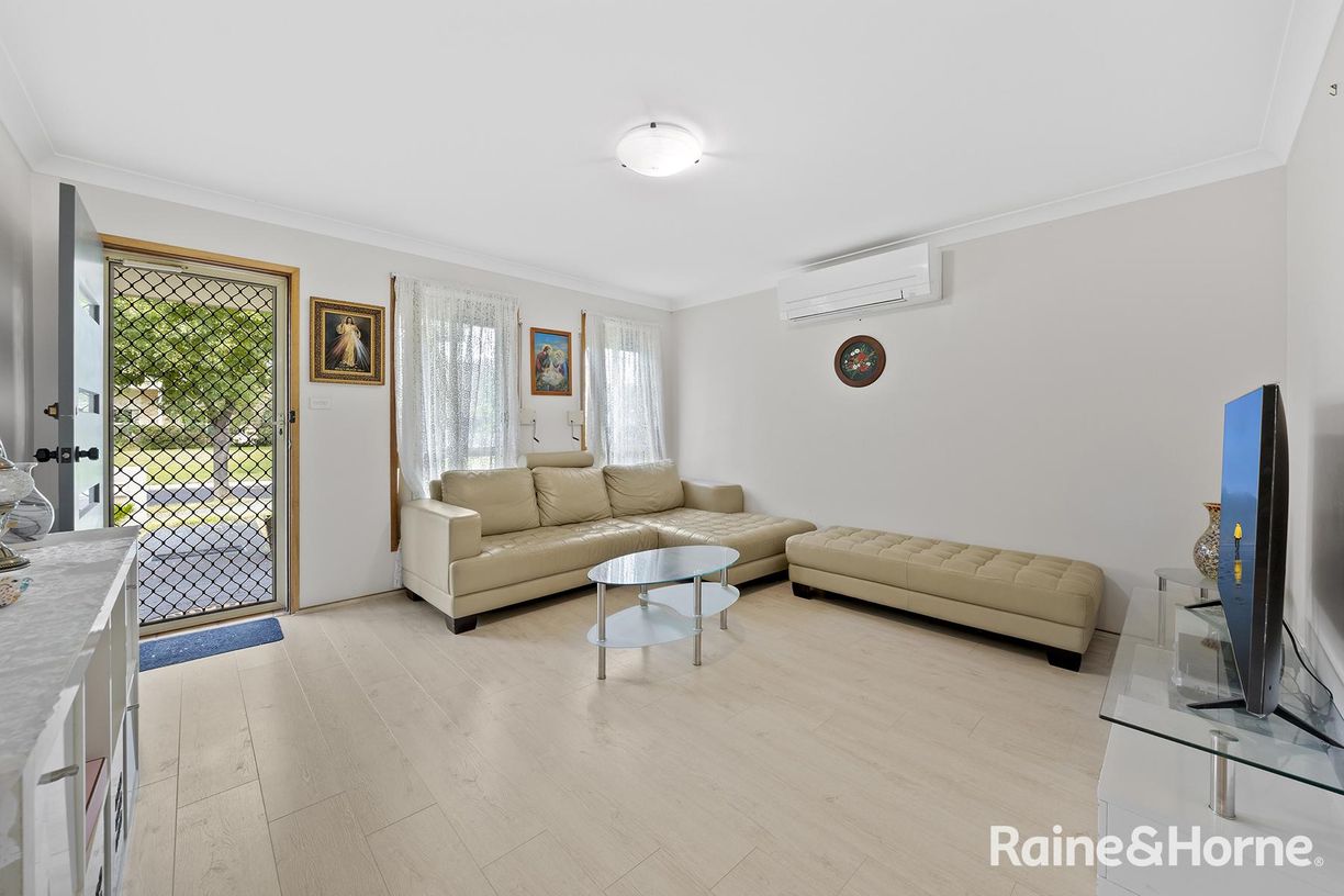35 Lakeside Street — photo 8 of 12