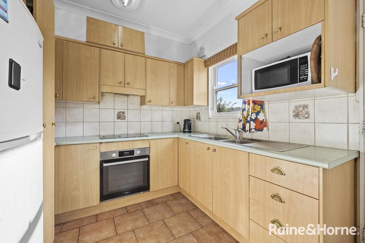 5 Lawson Street — photo 11 of 15