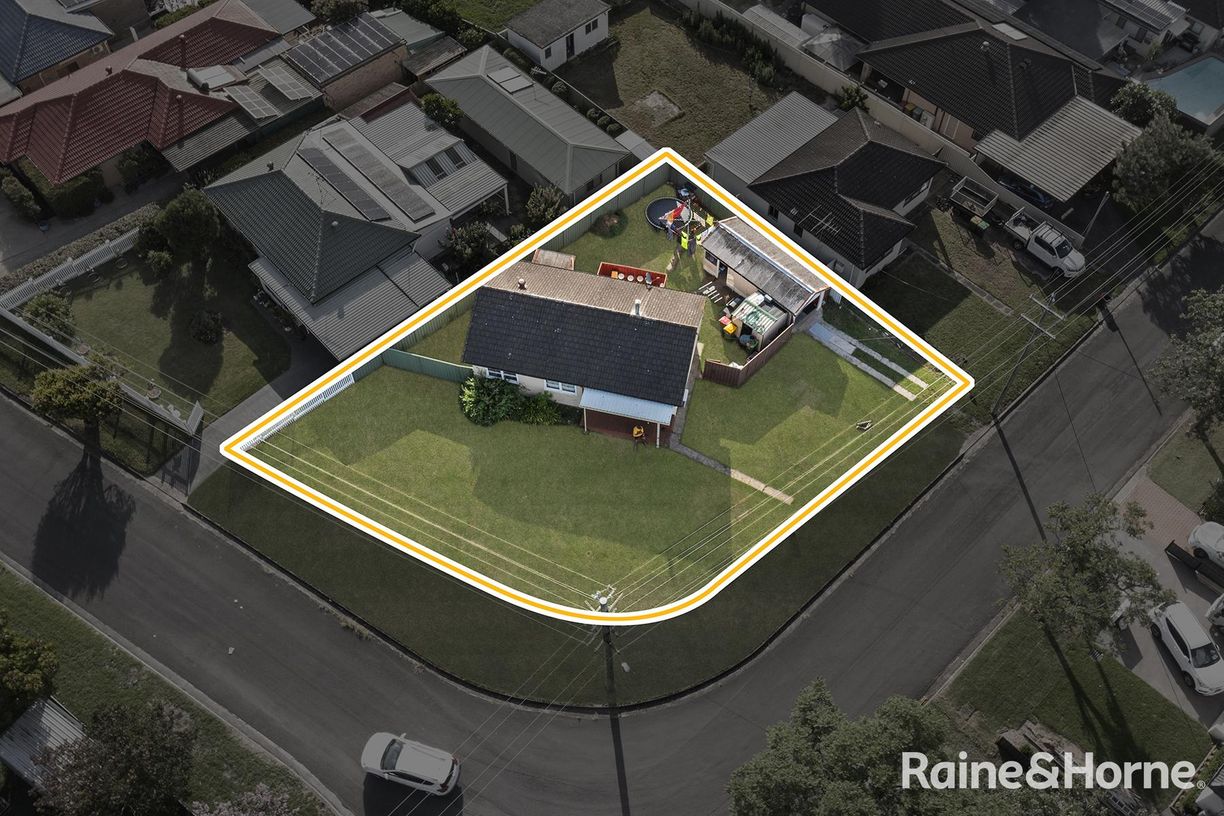 5 Lawson Street — photo 3 of 15