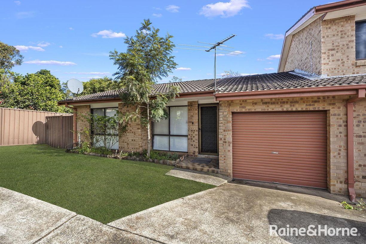 12/3 First Avenue, Macquarie Fields NSW 2564