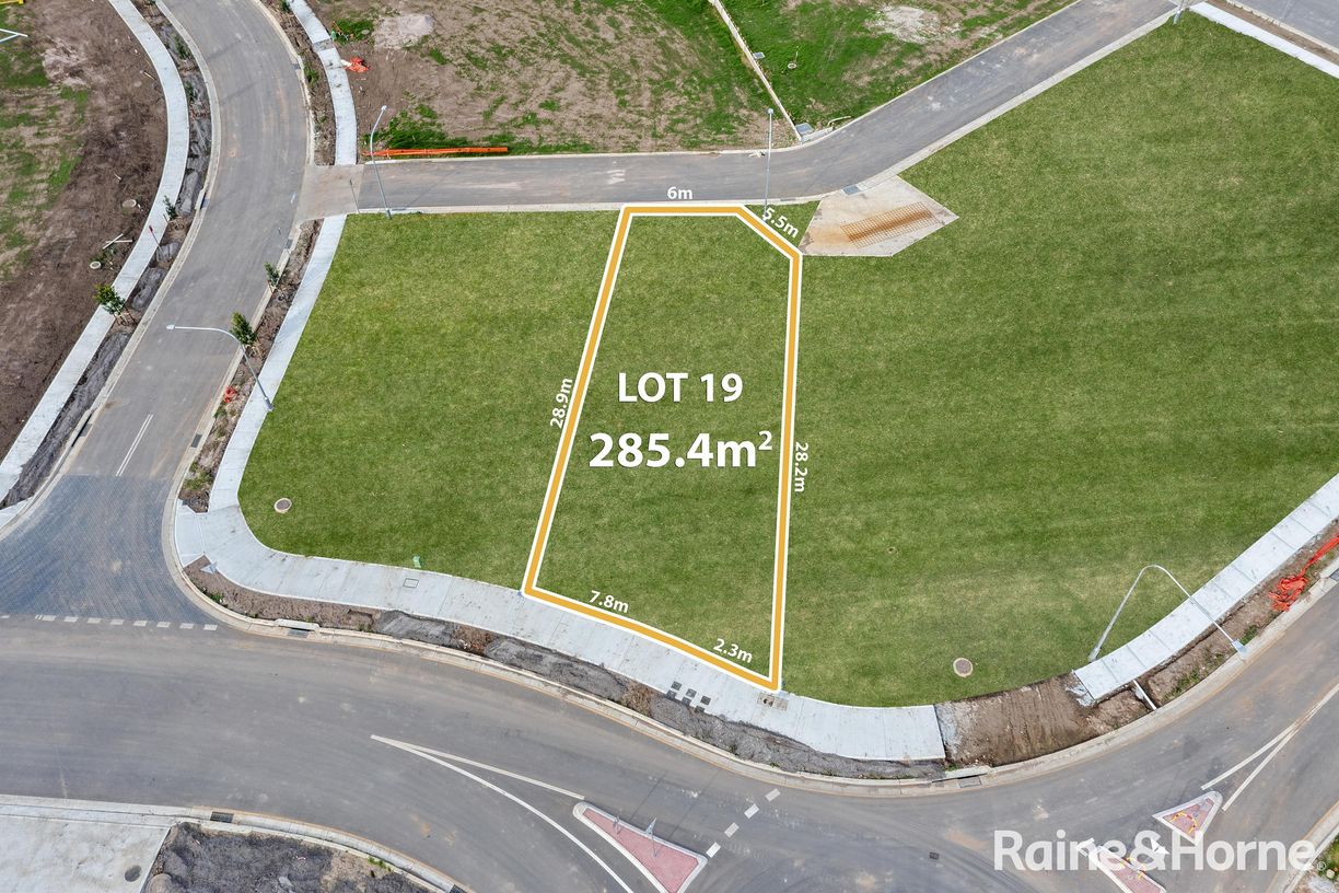 28 Caesar Boulevard — photo 2 of 5