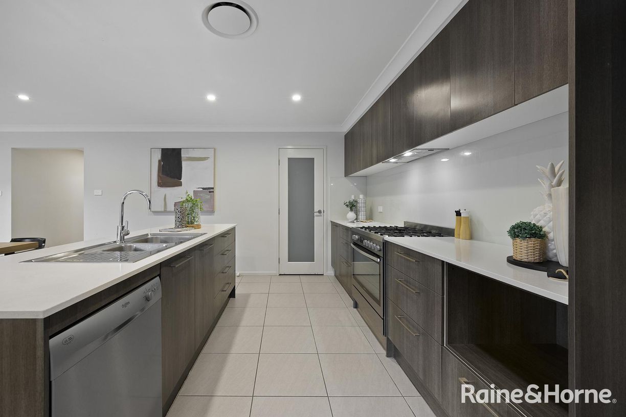 65 Ardennes Avenue — photo 8 of 24