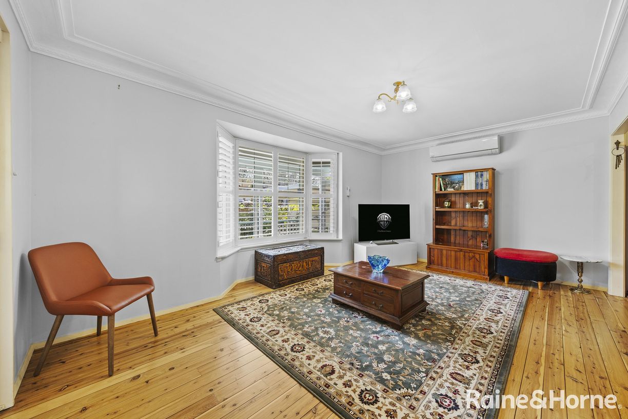 60 Coachwood Crescent — photo 4 of 16