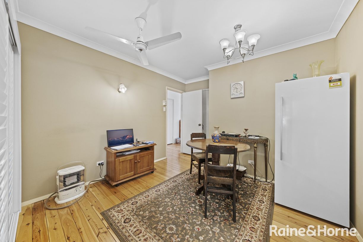 60 Coachwood Crescent — photo 7 of 16