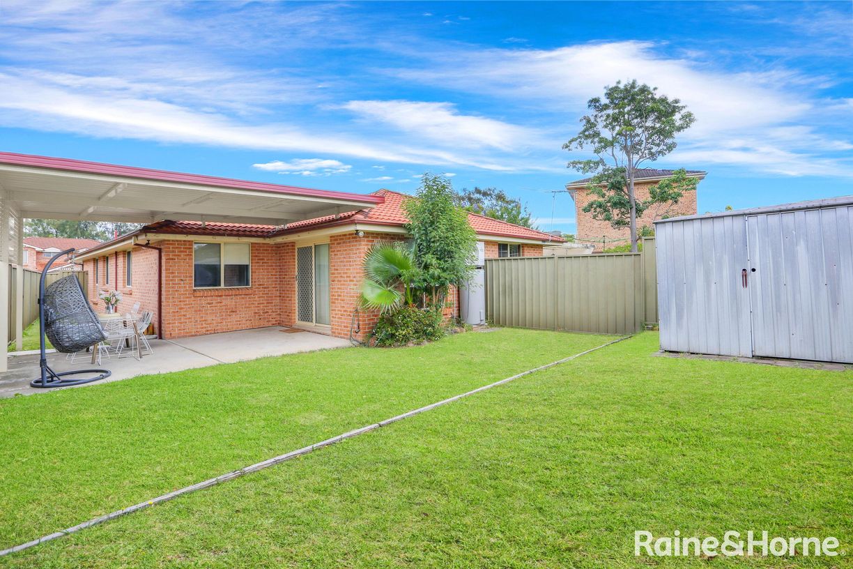 11b Ironbark Crescent — photo 9 of 13