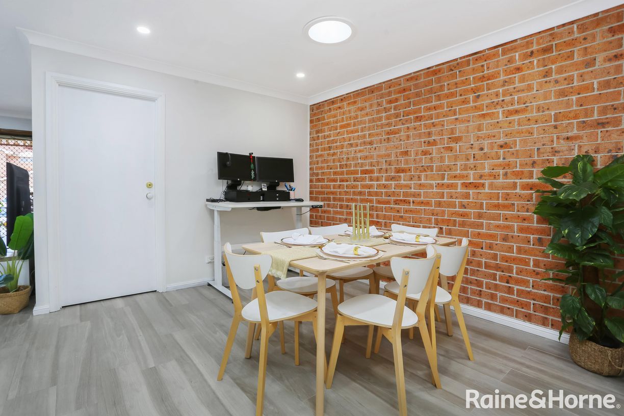 11b Ironbark Crescent — photo 6 of 13