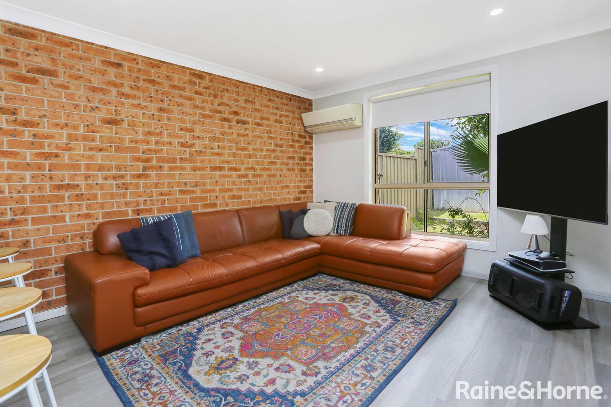 11b Ironbark Crescent — photo 4 of 13