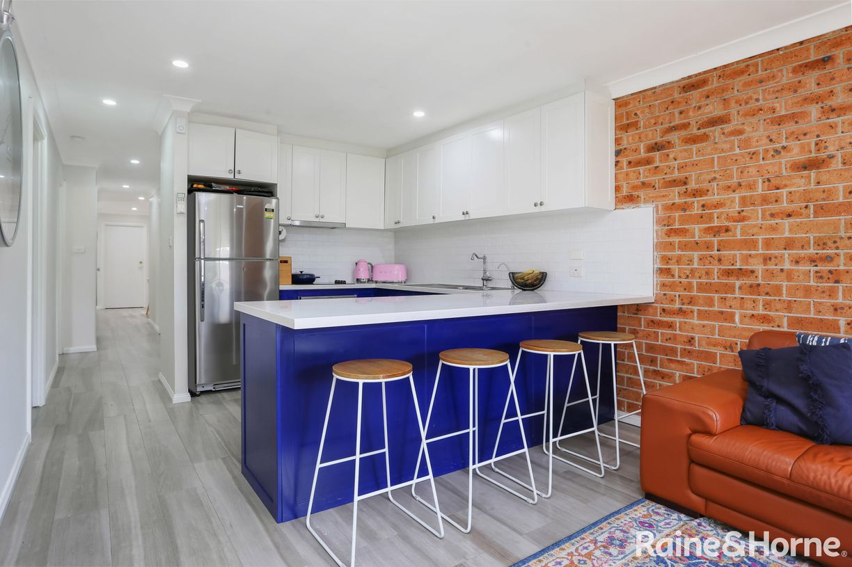 11b Ironbark Crescent — photo 3 of 13