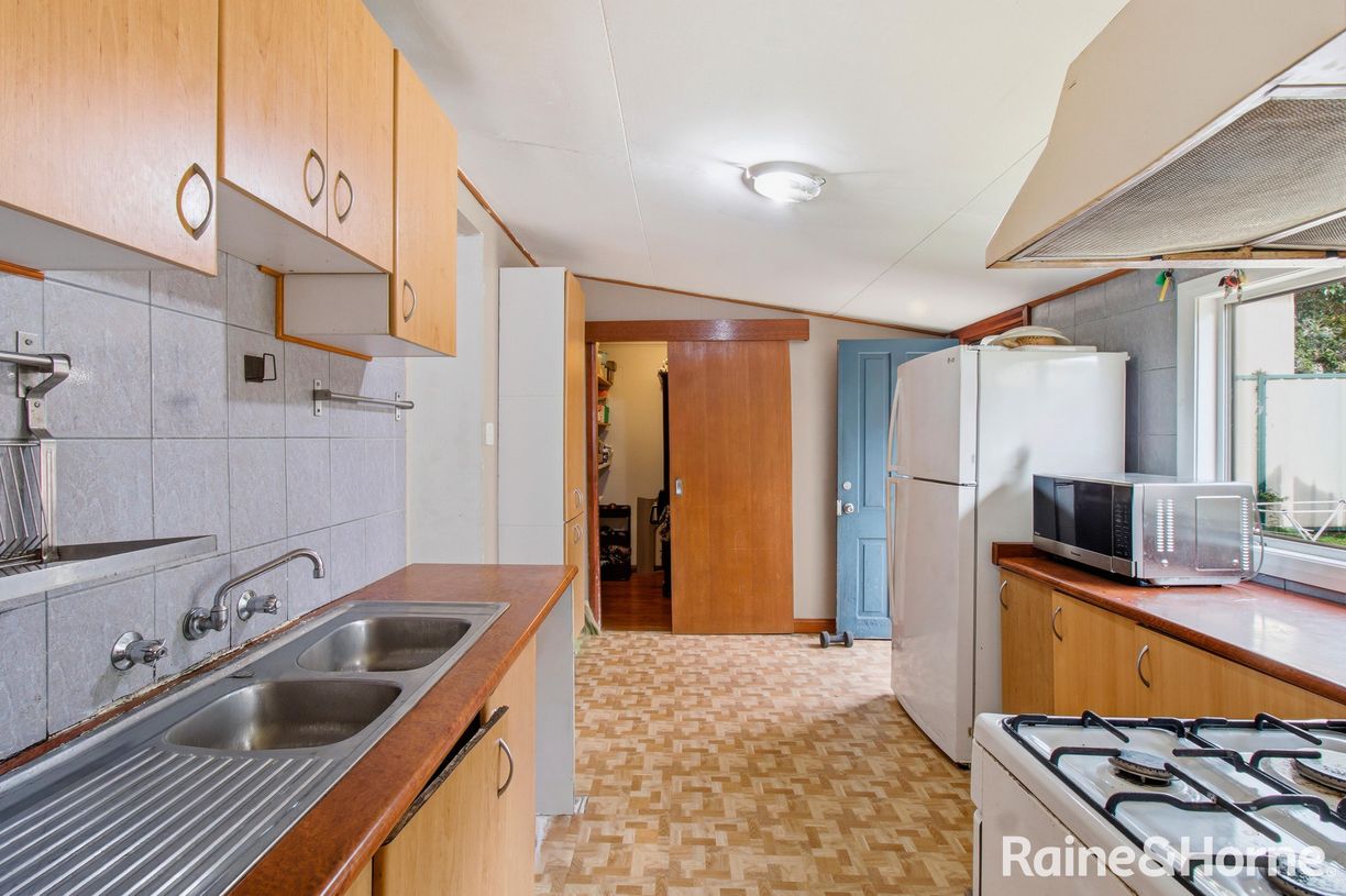 100 Stephen Street — photo 2 of 17