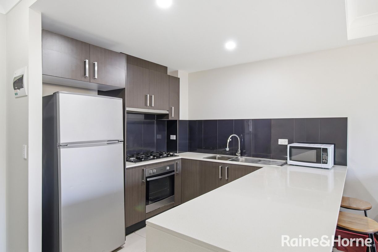 302/8D Myrtle Street — photo 2 of 8